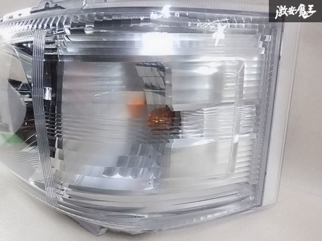 新車外し美品トヨタ純正 200系 ハイエース 4型/5型/6型/7型 ハロゲン ヘッドライト ランプ 左 左側 助手席側 KOITO 26-131 棚R2