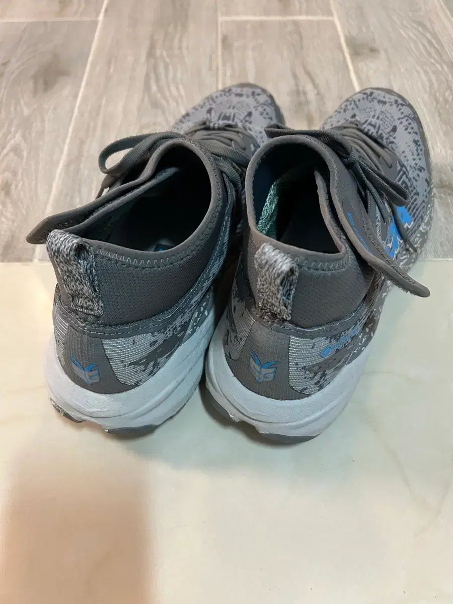 ホカ スピードゴー 6 mid gtx 285