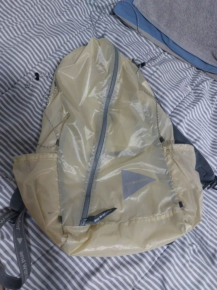 アンドワンダー 실데이パック オフホワイト