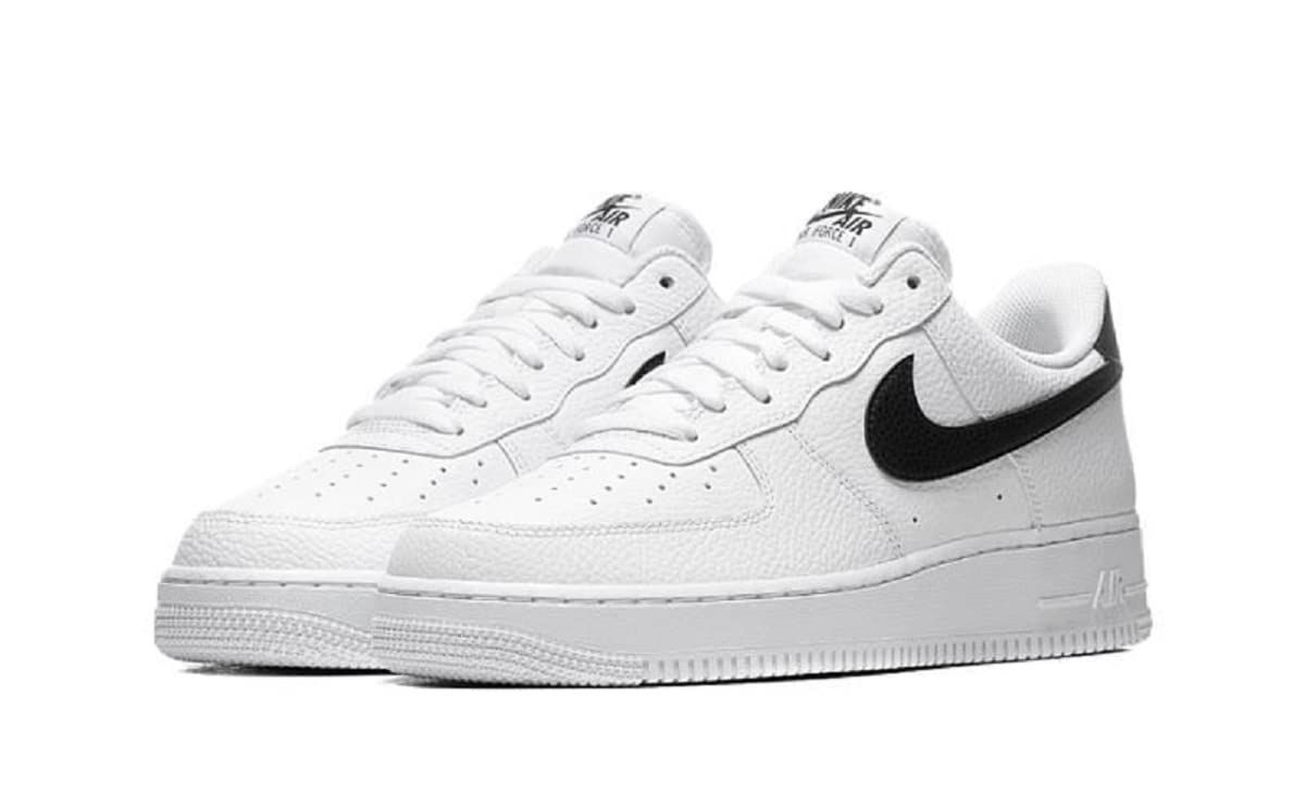 ナイキ エア フォース ワン 07 AIR FORCE 1 ホワイト ブラック CT 2302 100 24 0 cm ナイキジャパン