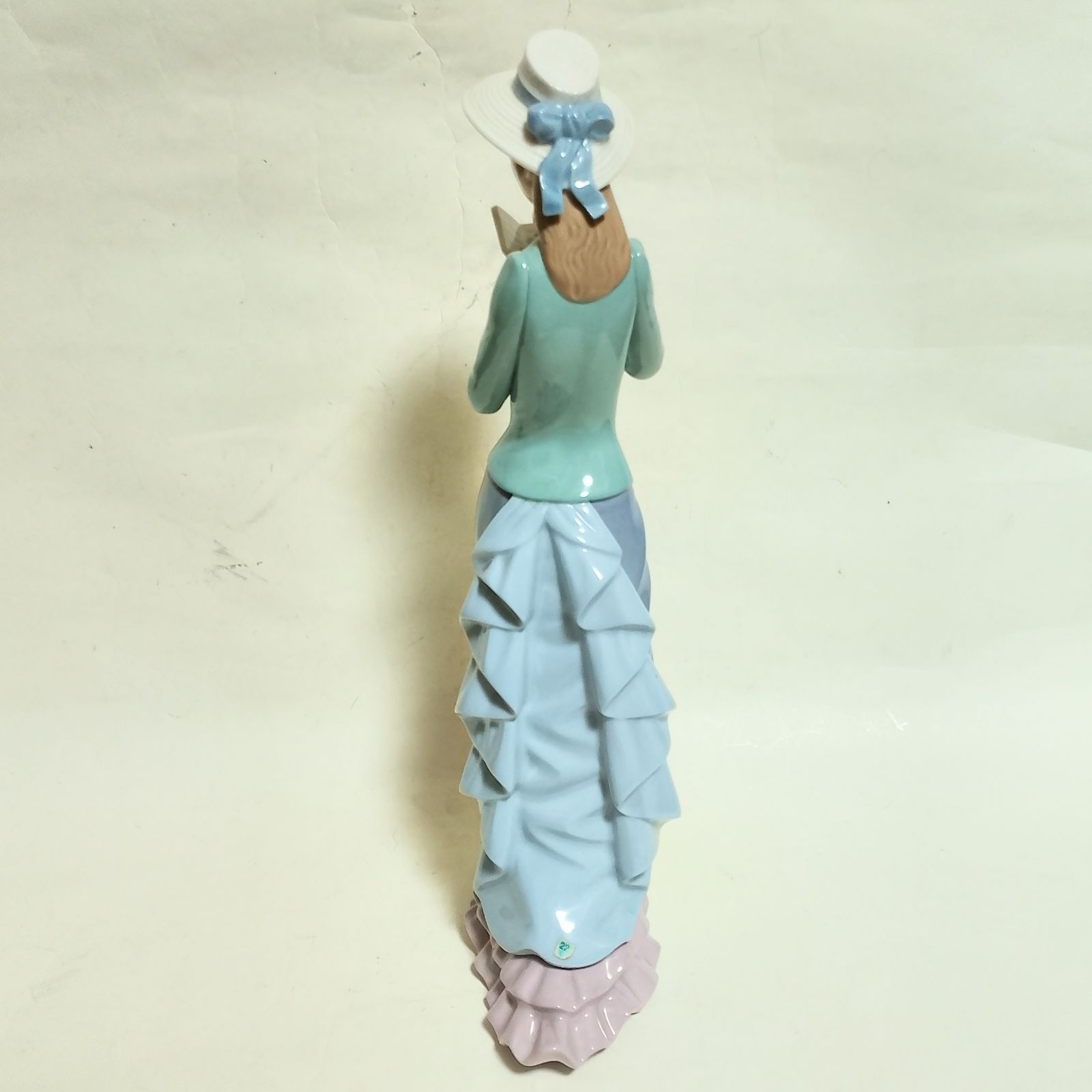 美品 LLADRO 「読書する貴婦人」 - メルカリ