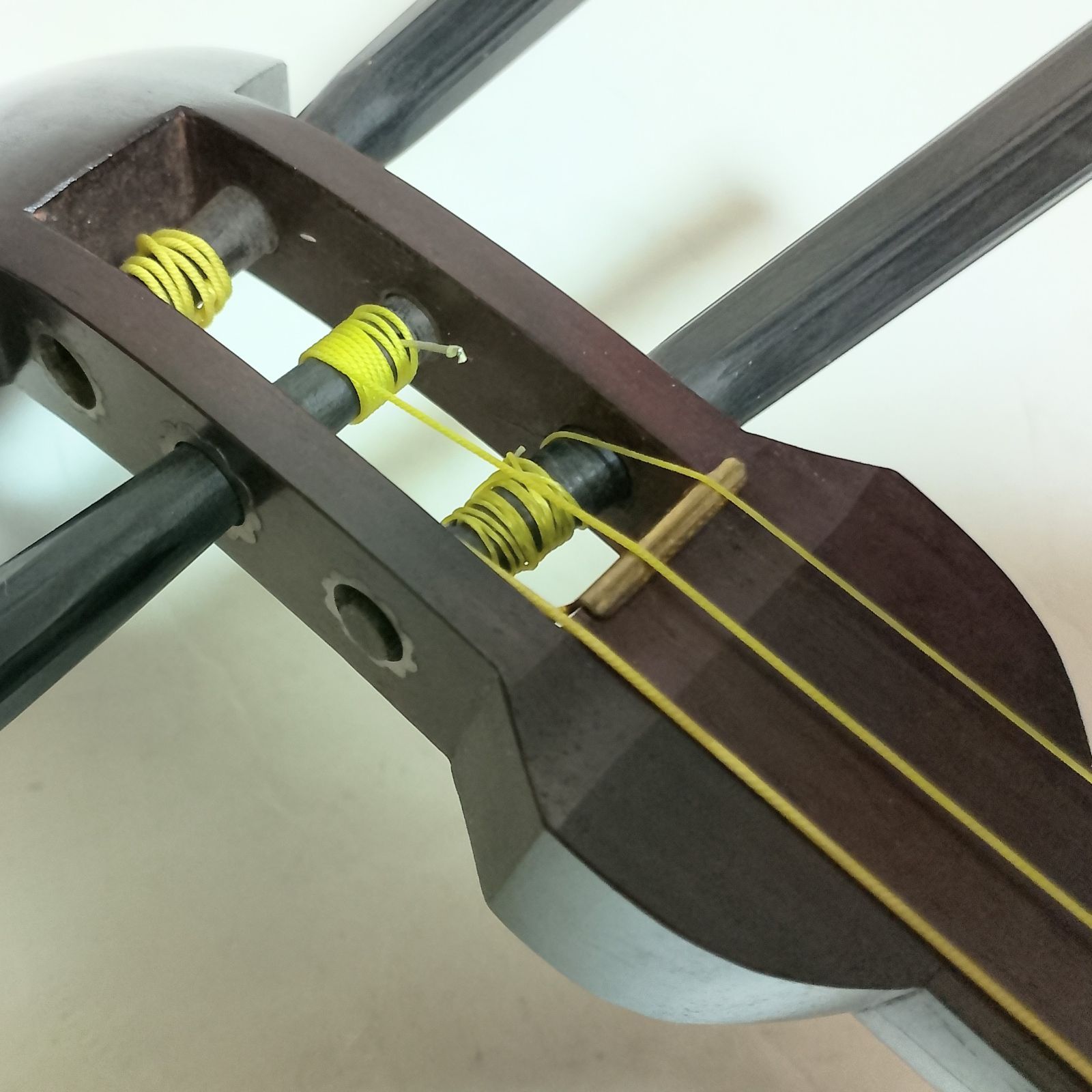 高級 紫檀 細棹三本継 三味線 鼈甲バチ + ソフトケース付き - メルカリ