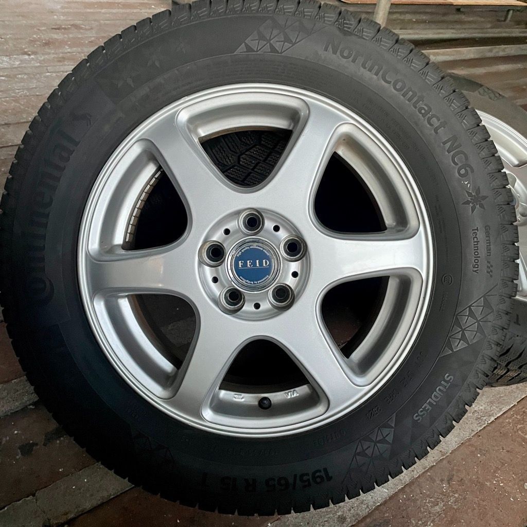 カローラ プリウス スタッドレス195 65 R 15 コンチネンタル 4本