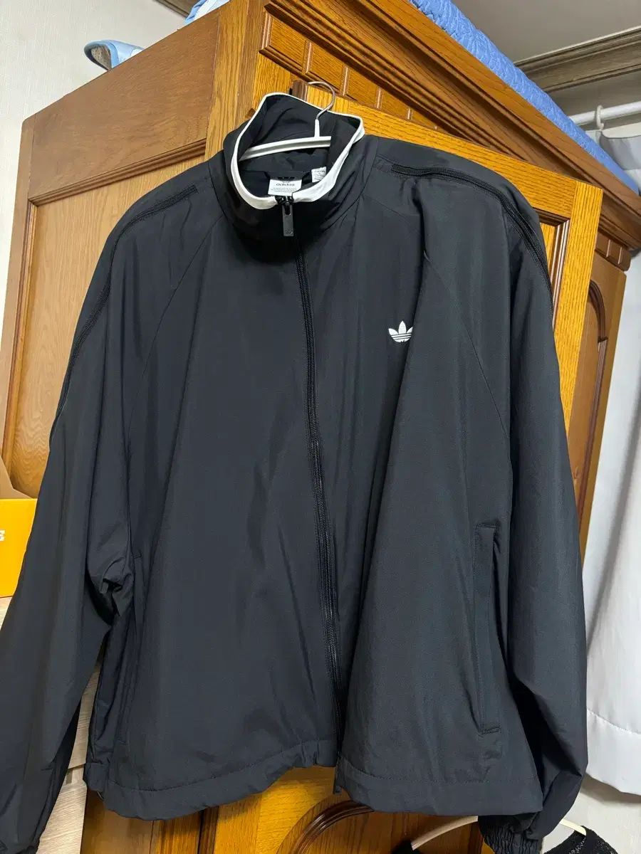 アディダス ソン アヒョン ウィンドブレーカー アディレニウム シーズン3 トラックジャージ XLサイズ