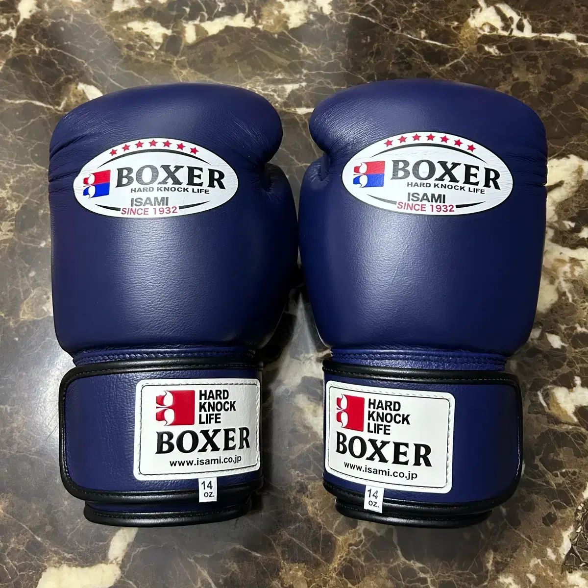 ISAMI ボクシンググローブ 14オンス のみの商品