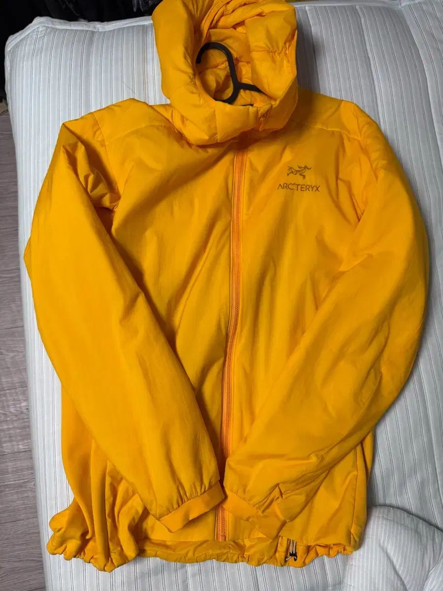 L ARC TERYX アトム フーディ 軽量ダウン エッジジャー