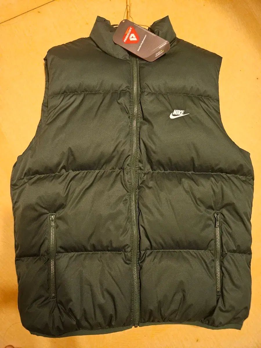 ナイキ プリマロフト ダウンベスト グリーン L - メルカリ