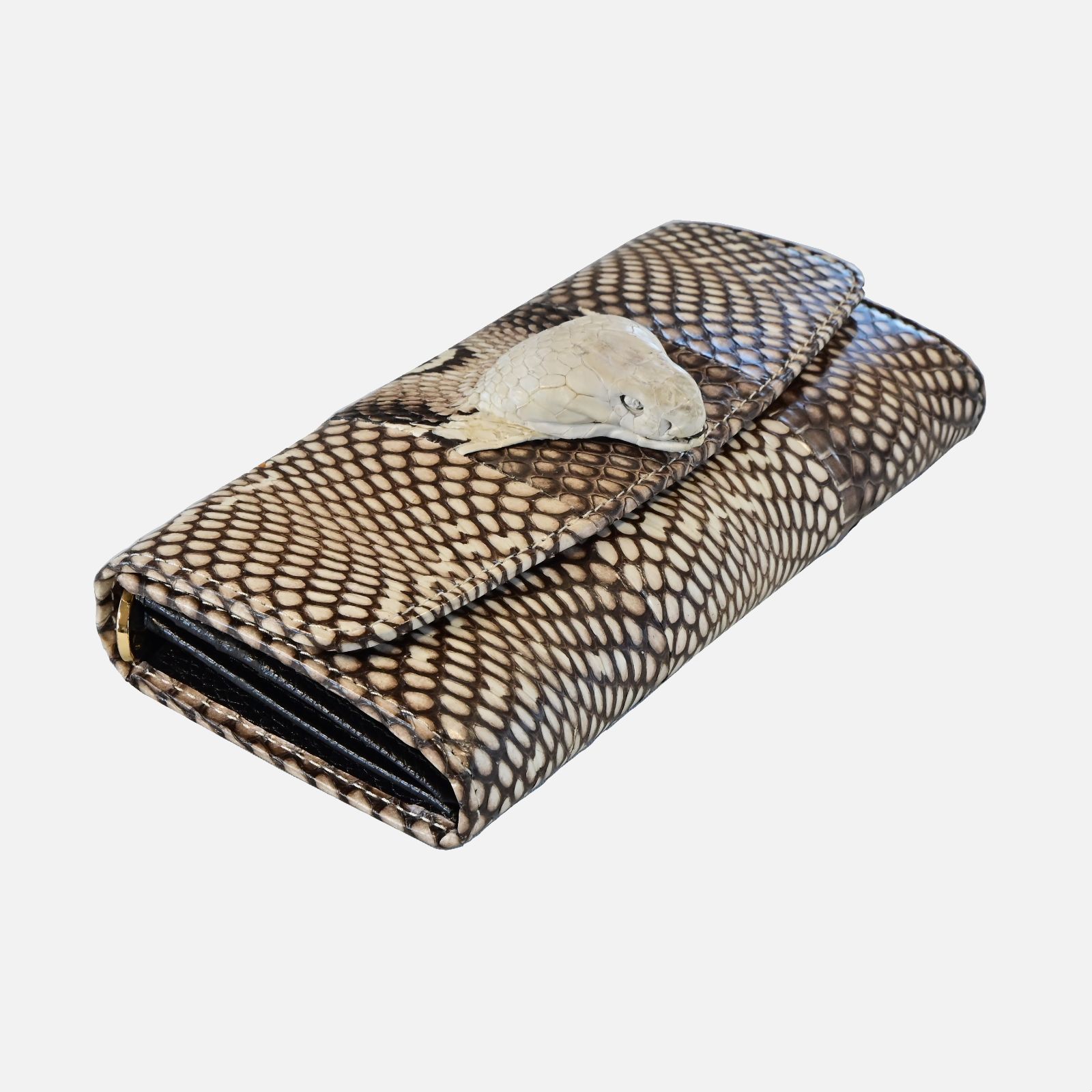 再生と富を象徴するコブラの存在感を纏う｜本コブラスキン2 WAYラグジュアリーウォレット