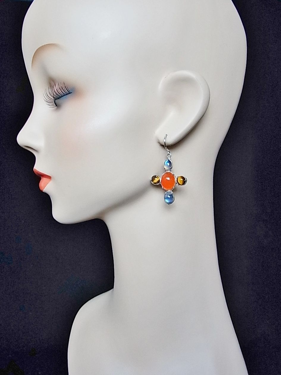 カーネリアンクロスピアス キレイ色のピアスはシンプルなファッション