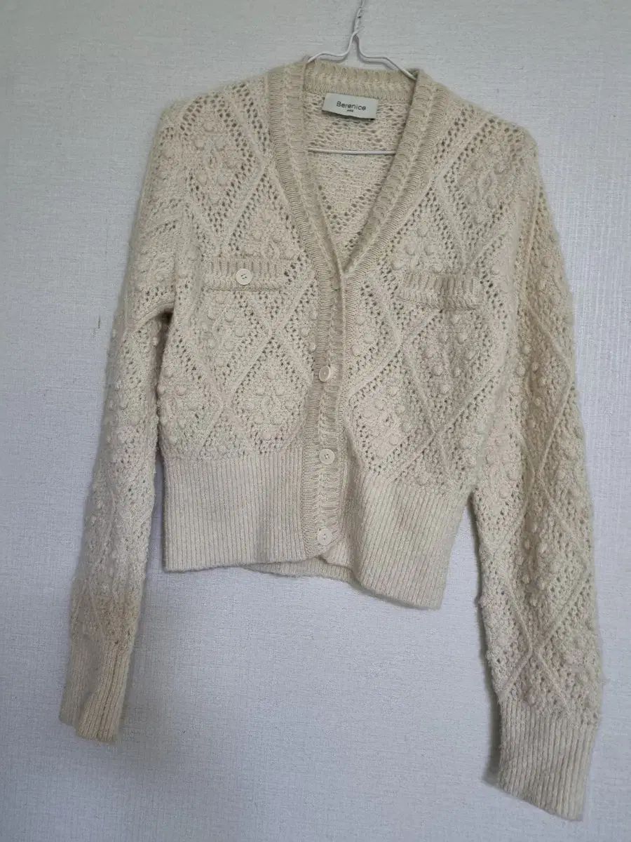 BERENICE 最新 カーディガン BERENICE Gi Embellished Sweater