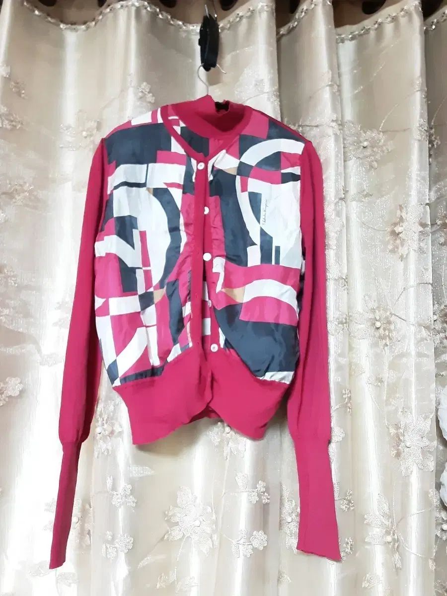 FERRAGAMO フェラガモ パターン ピンク カーディガン