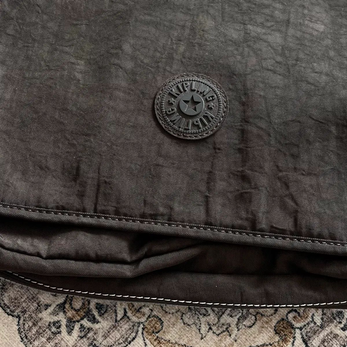 キプリング ブラウン メッセンジャーバッグ