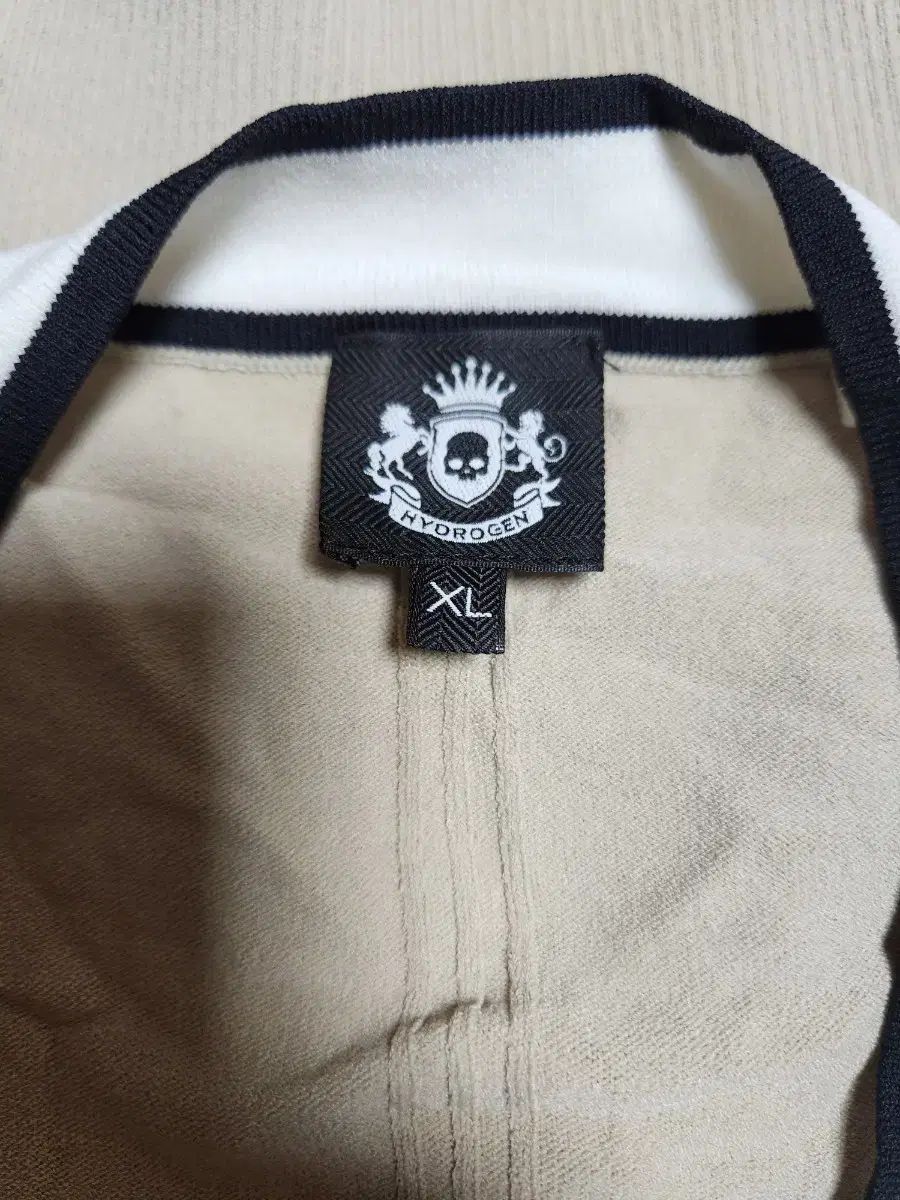 ハイドロゲル ベージュ ゴルフ カーディガン 105 サイズ