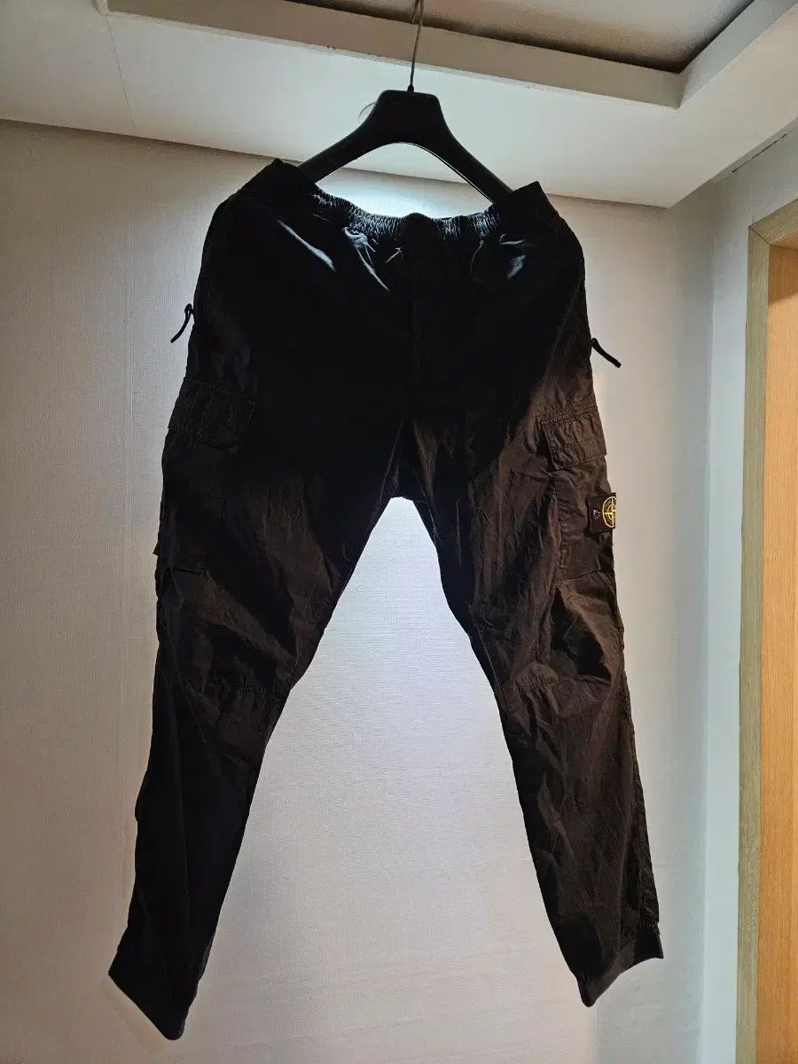 24 ss STONE ISLAND ストーンアイランド ブラック ジョガー パンツ ズボン 34