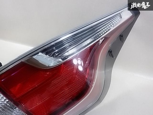 TOYOTA トヨタ純正 NHP10 アクア 中期 LED テールライト テールランプ