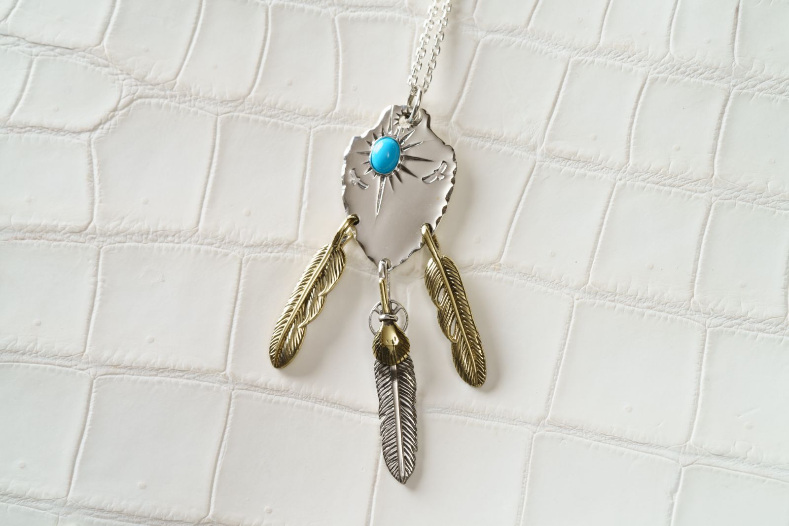  魂を纏うシルバーアクセサリー｜フェザー×ターコイズが導く上質インディアンジュエリー調ネックレス ネックレス ペンダント アクセサリー