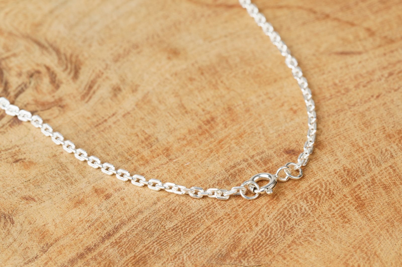 魂を纏うシルバーアクセサリー｜フェザー×ターコイズが導く上質インディアンジュエリー調ネックレス