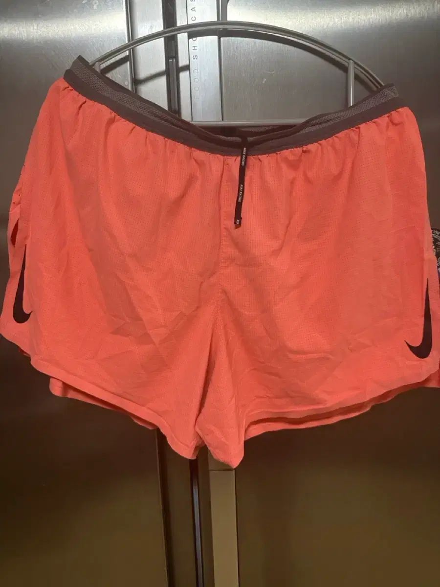 L NIKE ナイキ adv エアロスイフト 4インチ ショーツ