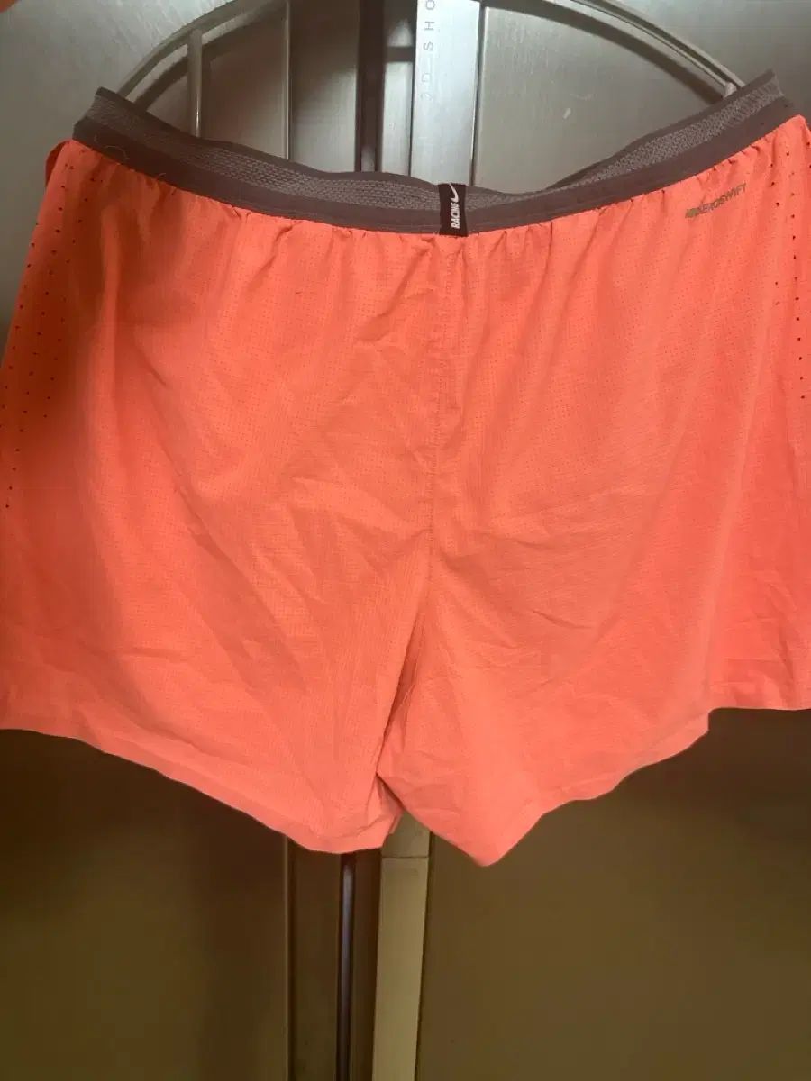 L NIKE ナイキ adv エアロスイフト 4インチ ショーツ