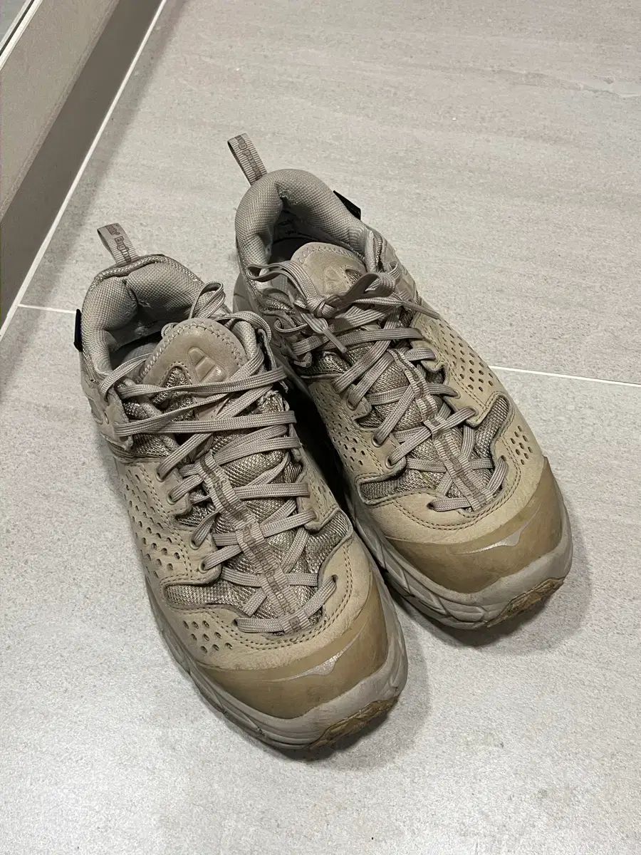 us 7 ホカ x エンガ トー ロー タン