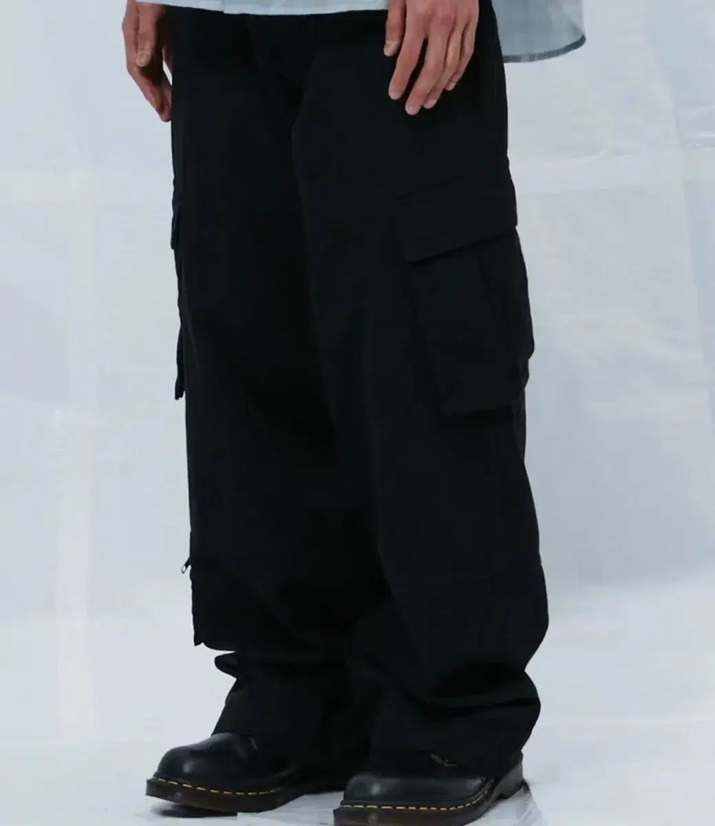 ガンマギャラリー マルチ カーゴ パンツ ブラック