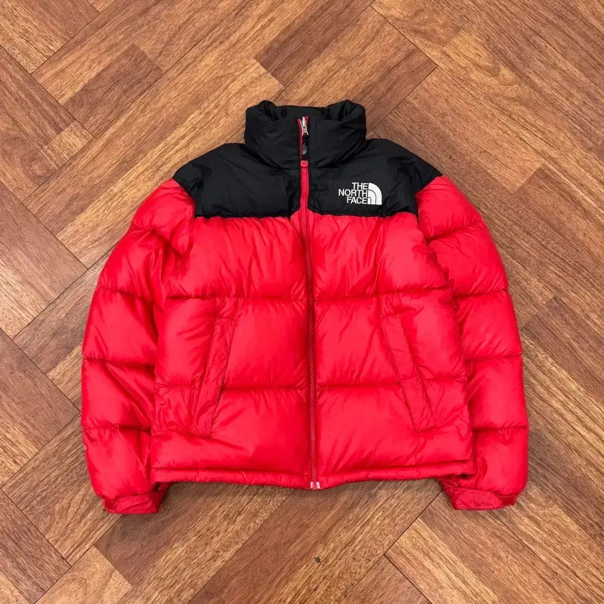 90(95) THE NORTH FACE ザノースフェイス Nuptse(ヌプシ) 700 黒/赤 