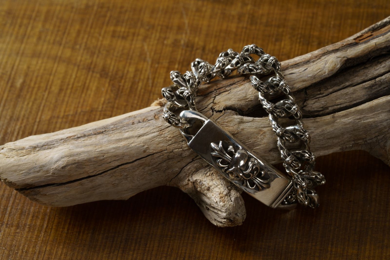 フローラルクロスIDブレスレット