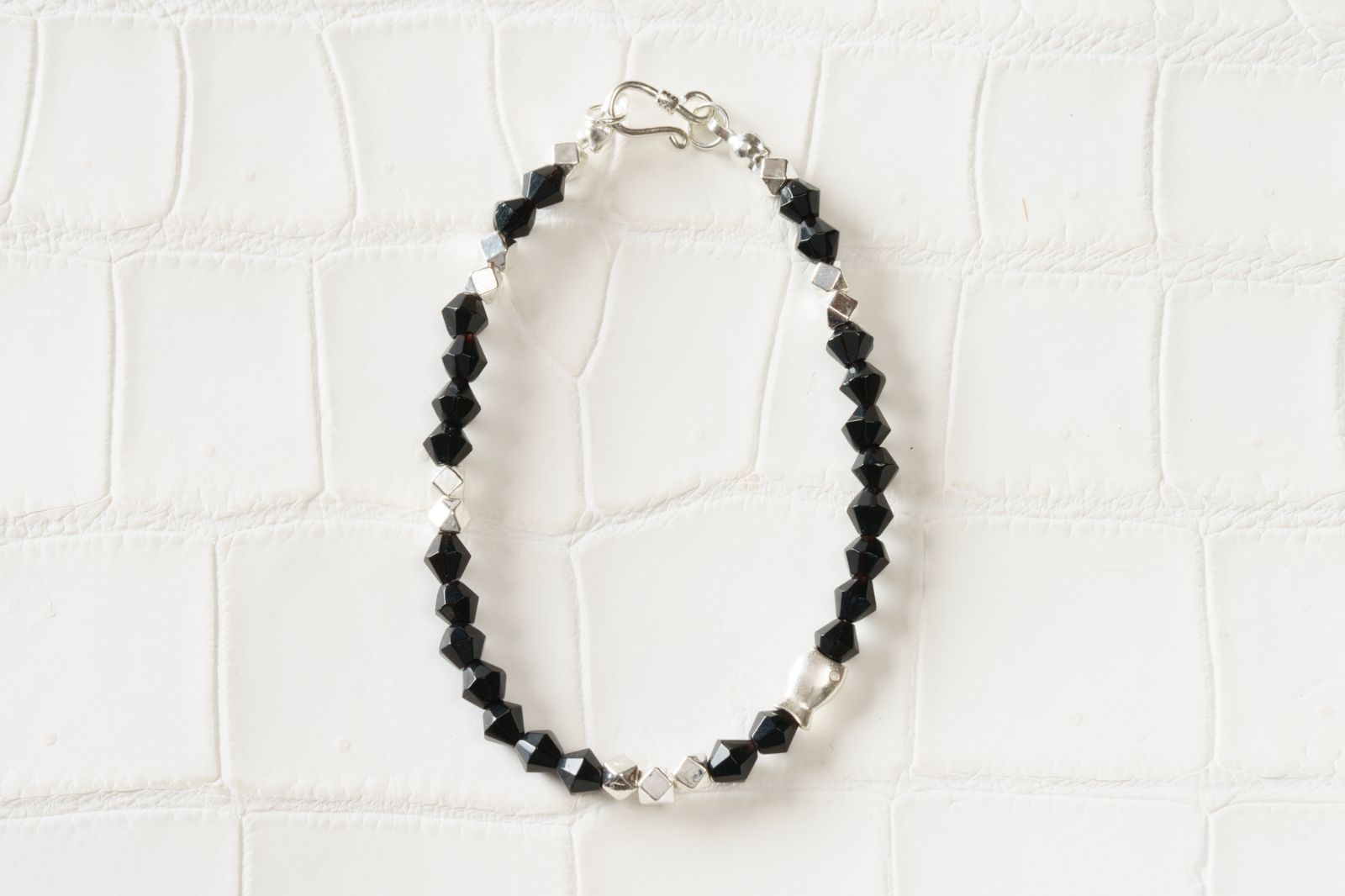  静かな強さを纏う｜ブラックオニキス×シルバー925 ビーズブレスレット ブレスレット バングル アクセサリー