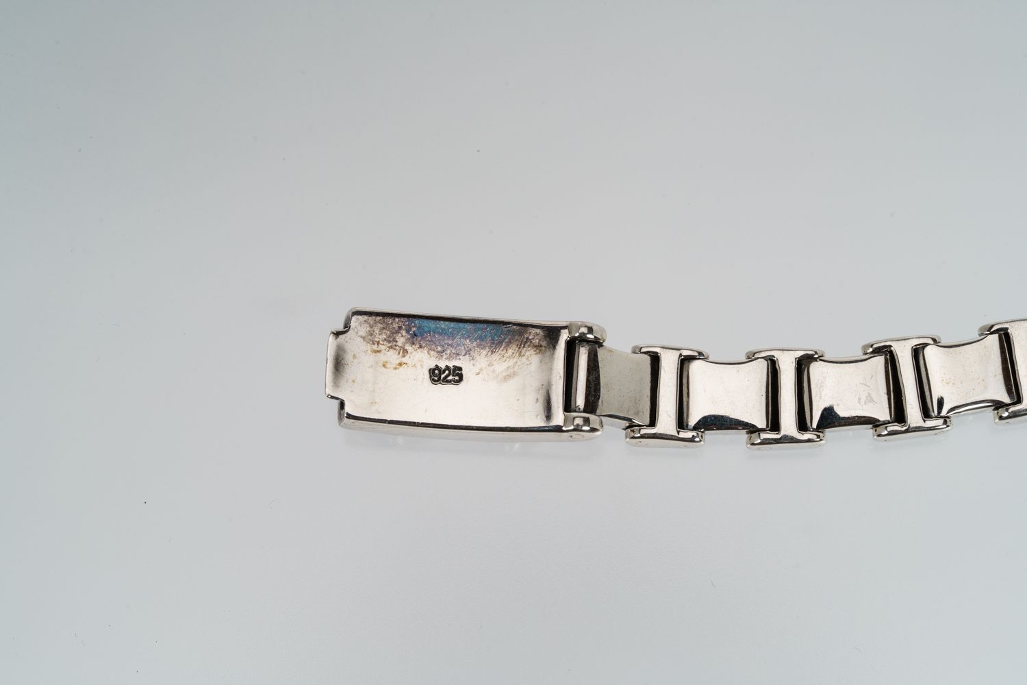 重厚なる百合の連なりが宿す威厳と品格｜シルバー925 ラグジュアリーリンクブレスレット