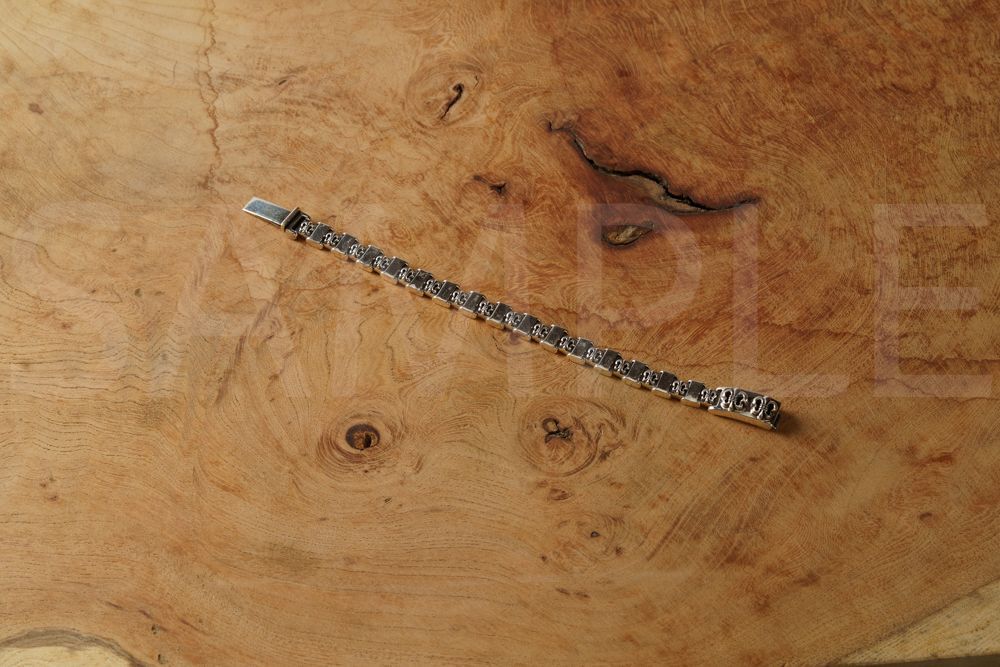 重厚なる百合の連なりが宿す威厳と品格｜シルバー925 ラグジュアリーリンクブレスレット