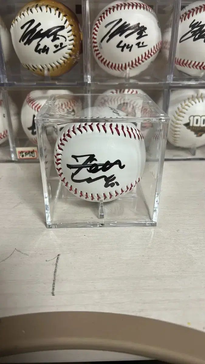 文賢彬（ムン・ヒョンビン） Hanwhae（ハンファ）ロゴボール サイン