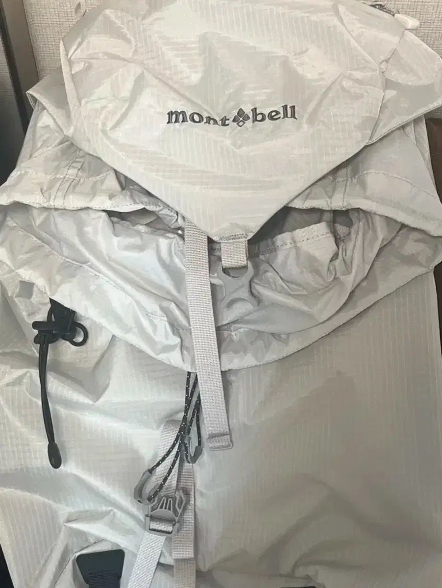 モンベル ンス ライト バックパック 20 L ライトグレー