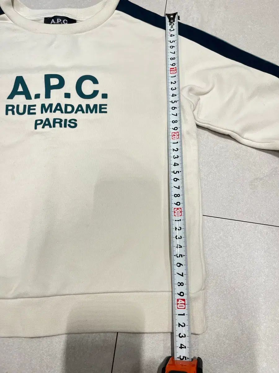 アイボリー スウェット