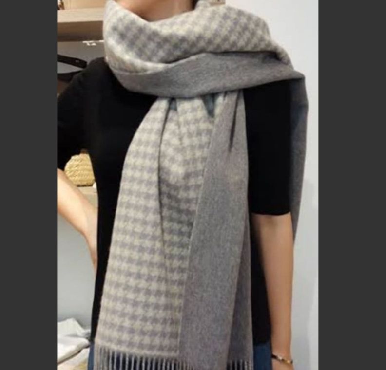 スタイルデリ 大判カシミヤストール 切り替え グレー系 美品 - メルカリ