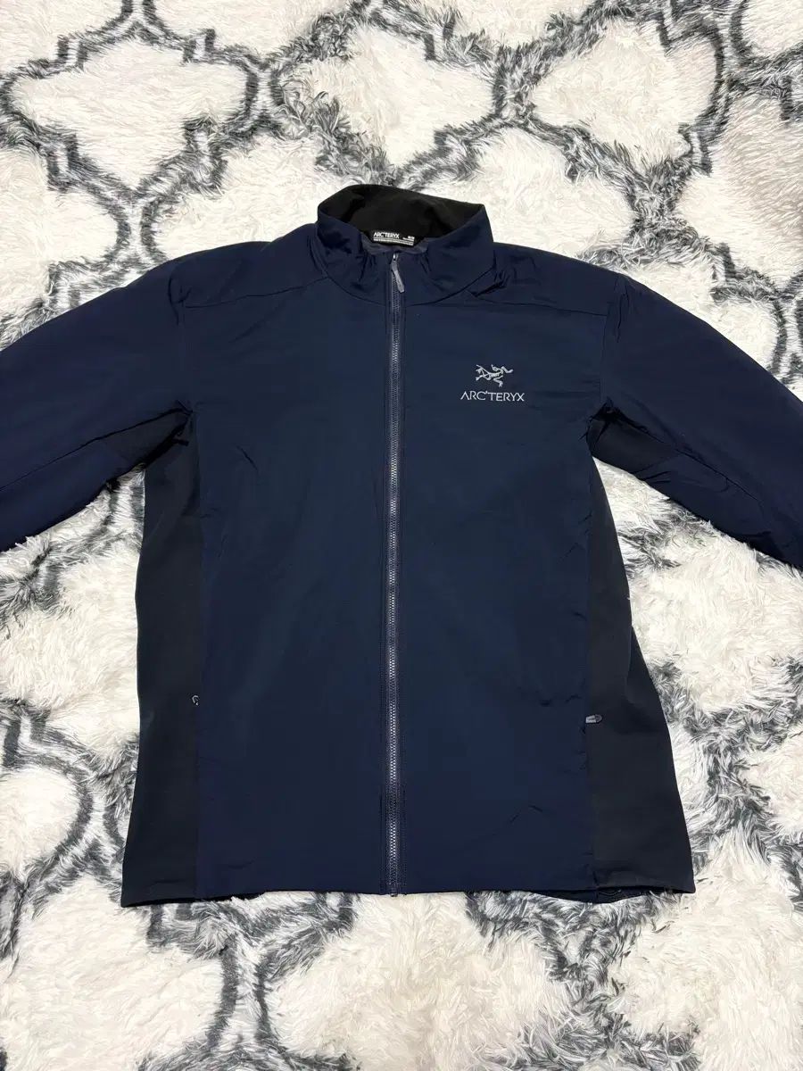 ARC TERYX アークテリクス Atom アトム LT ジャケット M ネイビー