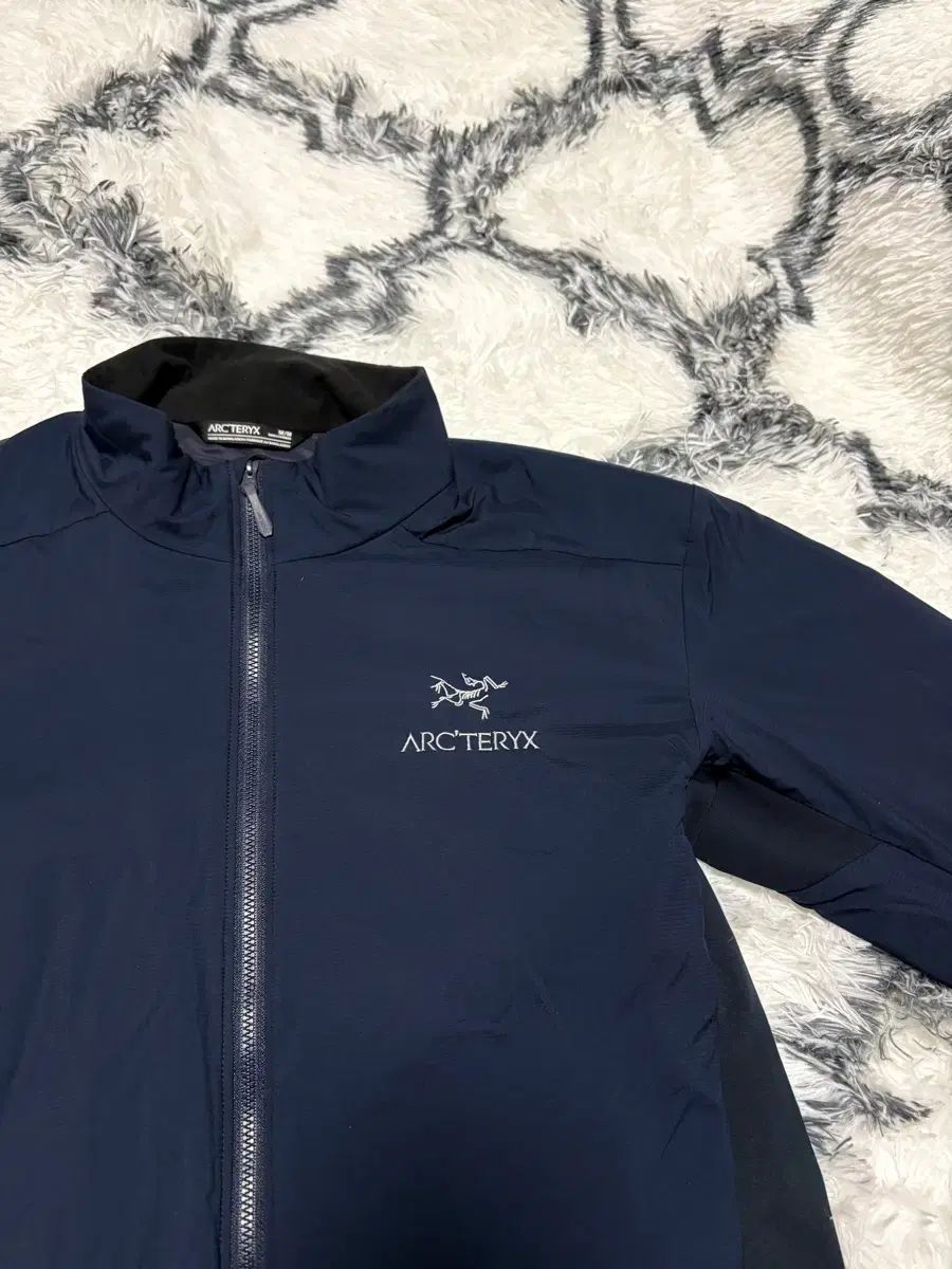 ARC TERYX アークテリクス Atom アトム LT ジャケット M ネイビー