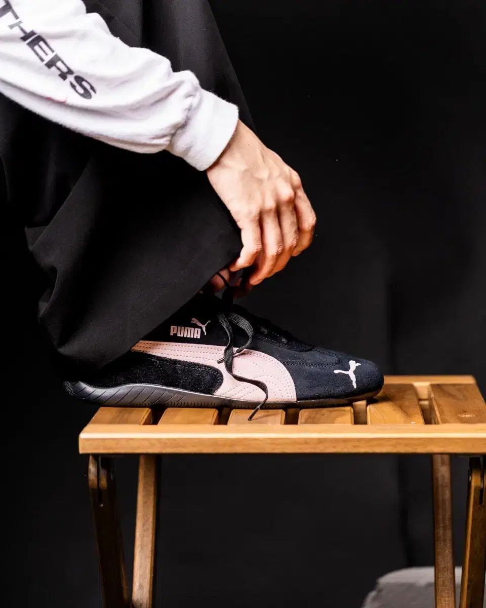 プーマ スピードキャット OG ブラック ウール モブ サイコ100 迷 ミスト