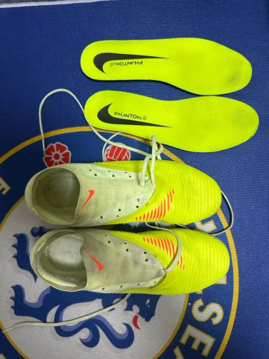 ナイキ FANTOM VI ロウ プロ AG PRO 260 mm