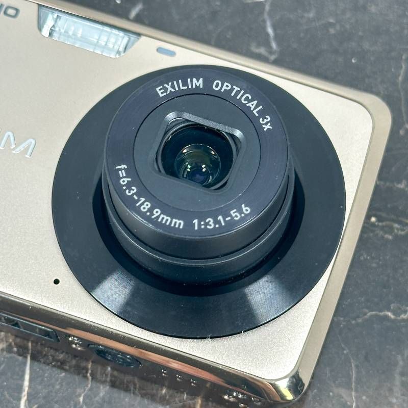 美品】Casio EXILIM EX-Z330 ゴールド 1210万画素 裏面照射CMOS 光学8