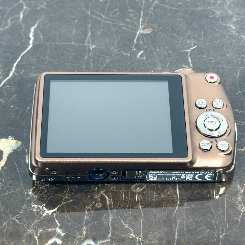 美品】Casio EXILIM EX-Z330 ゴールド 1210万画素 裏面照射CMOS 光学8