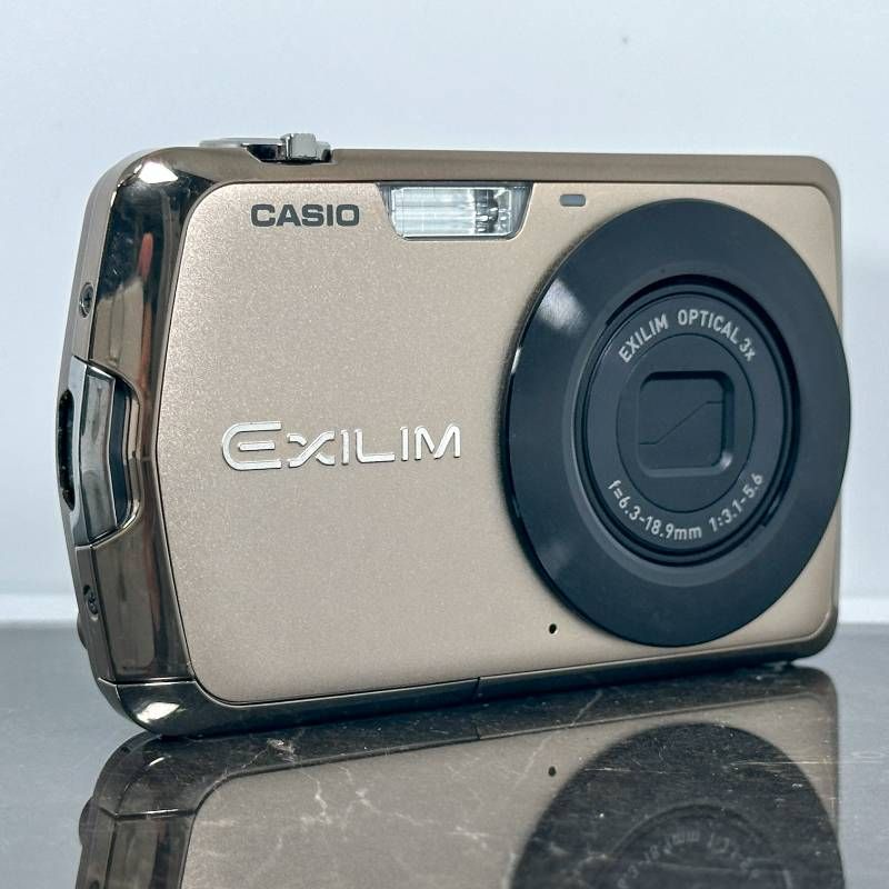 美品】Casio EXILIM EX-Z330 ゴールド 1210万画素 裏面照射CMOS 光学8