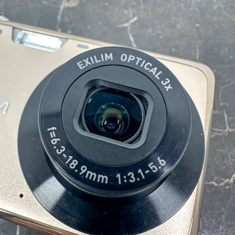 フルHD動画 スリムコンパクトデジタルカメラ