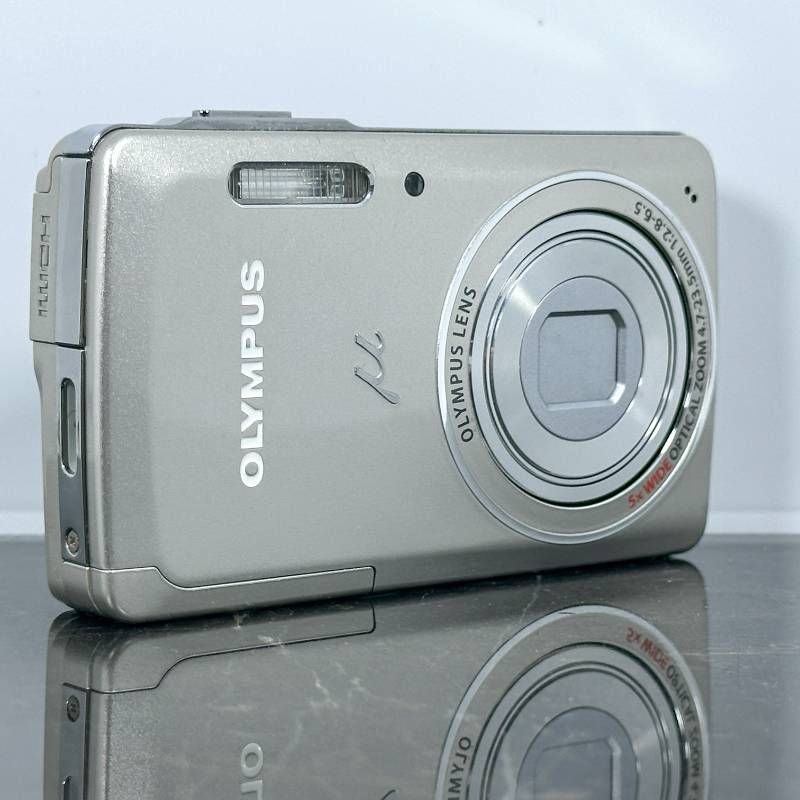  OLYMPUS μ-5010 チタニウムシルバー 1400万画素 26 mm広角 光学5倍ズーム 手ブレ補正 マジックフィルター搭載 スリムコンパクトデジタルカメラ コンパクトデジタルカメラ デジタルカメラ