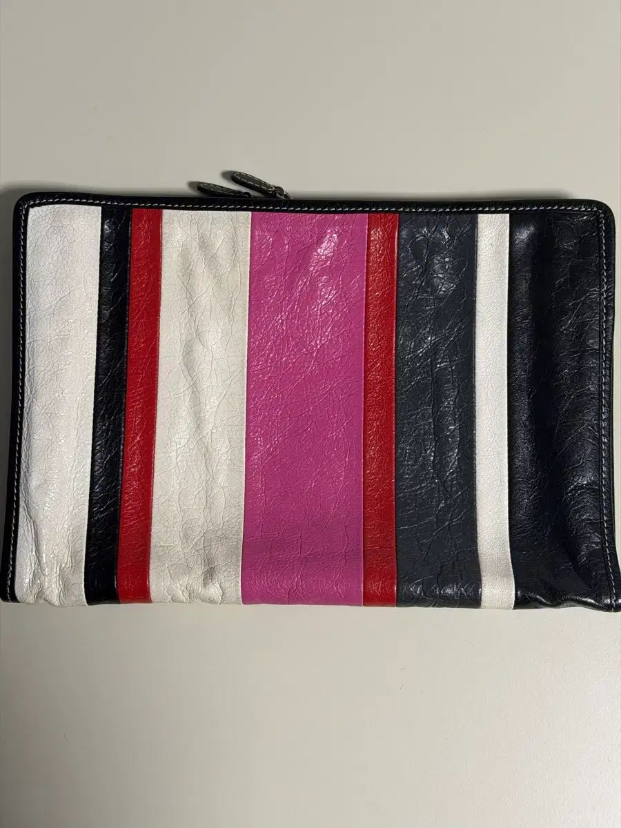 バレンシアガ ハーパーズ BAZAAR カーフスキン ポーチ