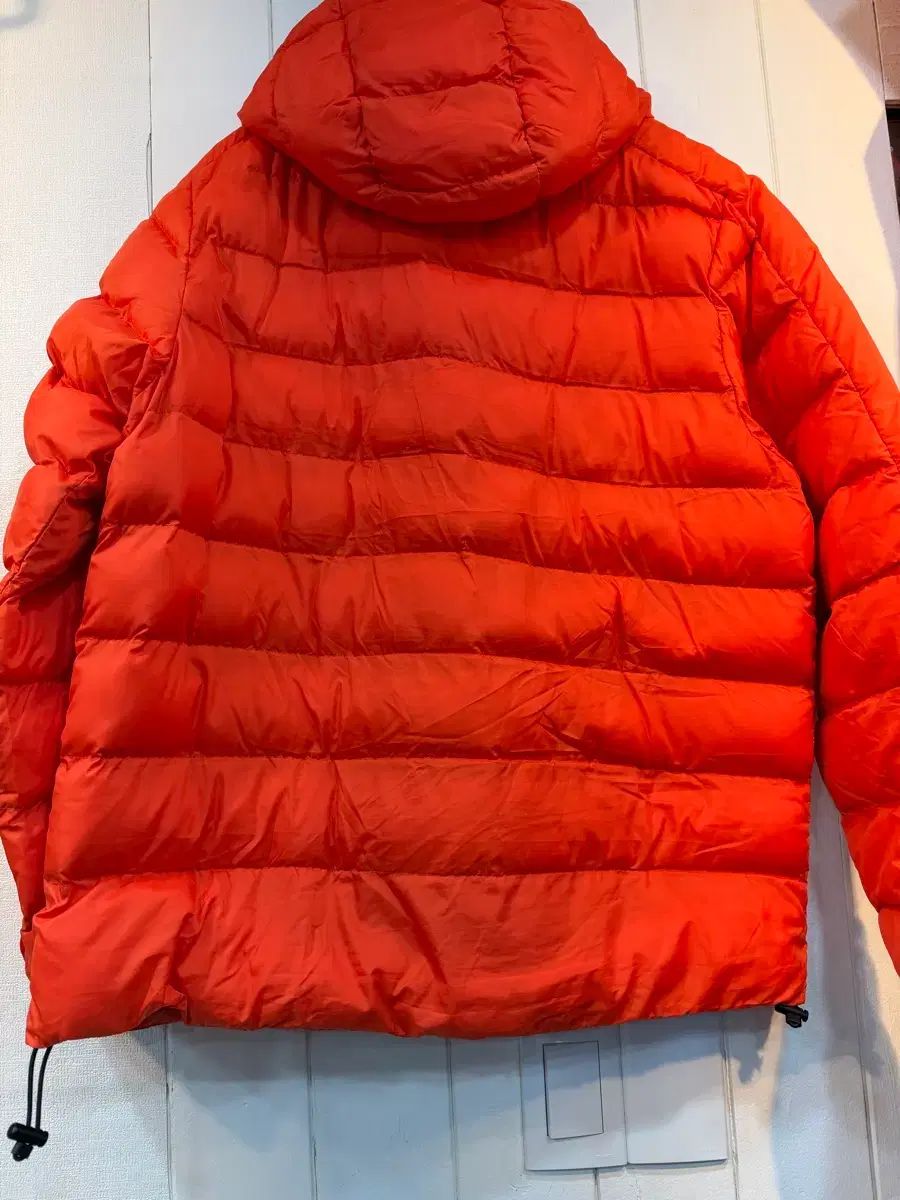 アディダス オレンジ ダウン アウター
