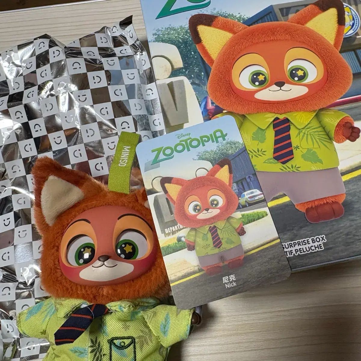 Zootopia MINISO ミニぬいぐるみ キーホルダー - ニック 私服