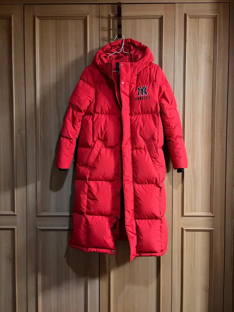 MLB キッズ ロングダウンジャケット 155 バックプリント ニューヨークヤンキースロゴ ポイント ベンチパーカ