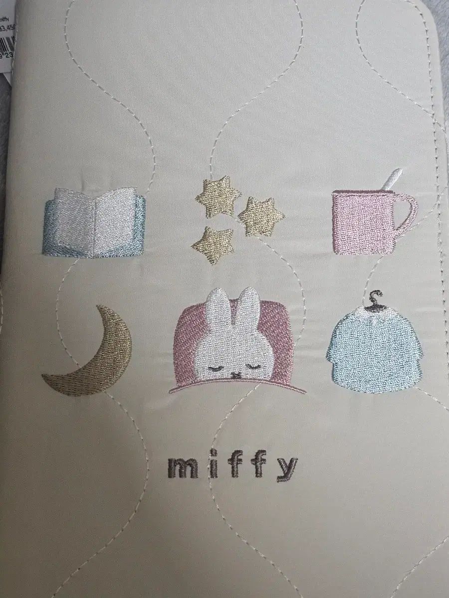 ミッフィー 刺繍 MULTI Tシャツ ポーチ