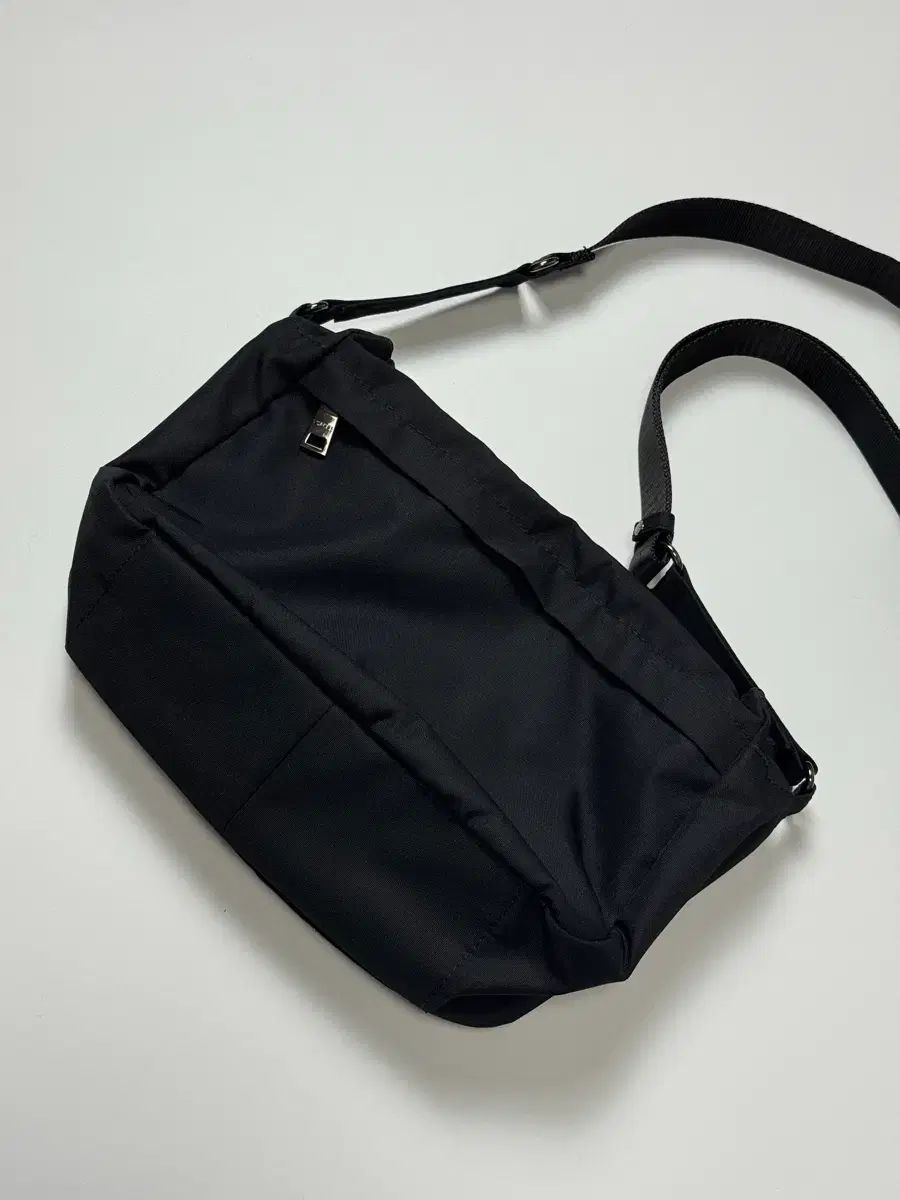 YOHJI YAMAMOTO ヨウジヤマモト ユニセックス Y'SACCS クロスバック