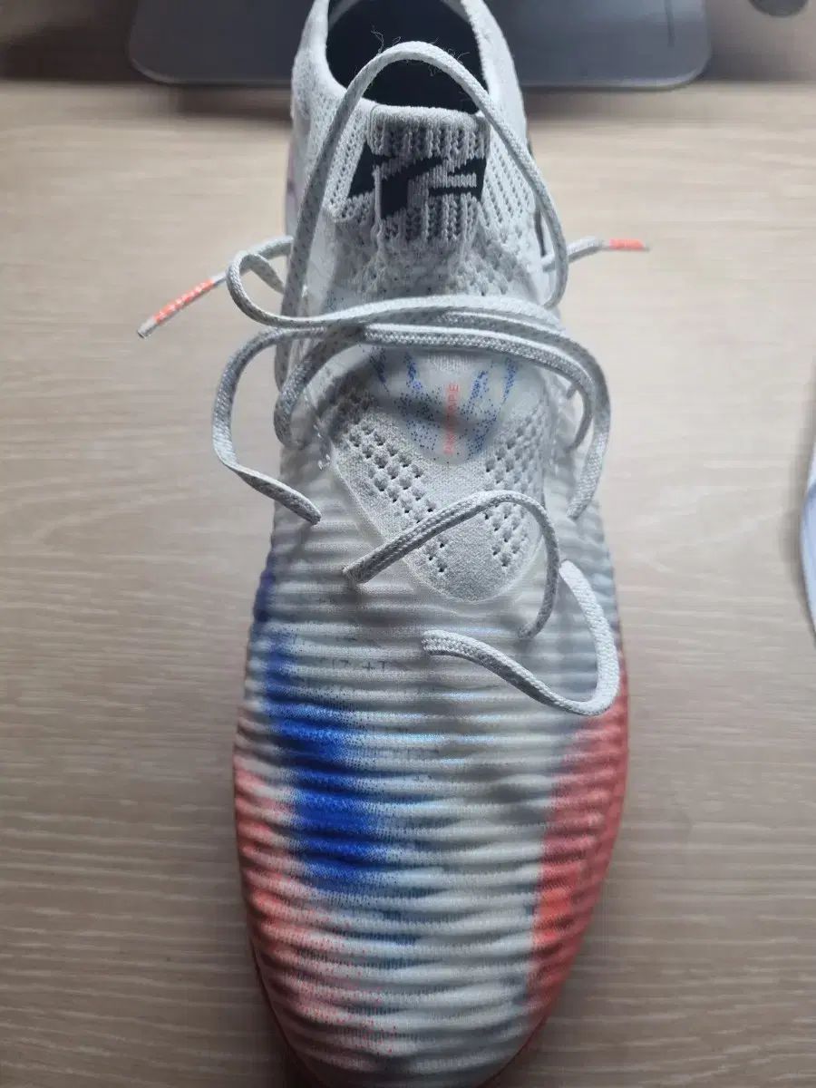 プーマ Hello Future 8 250 フットサルシューズ シューズ サッカー フットサル